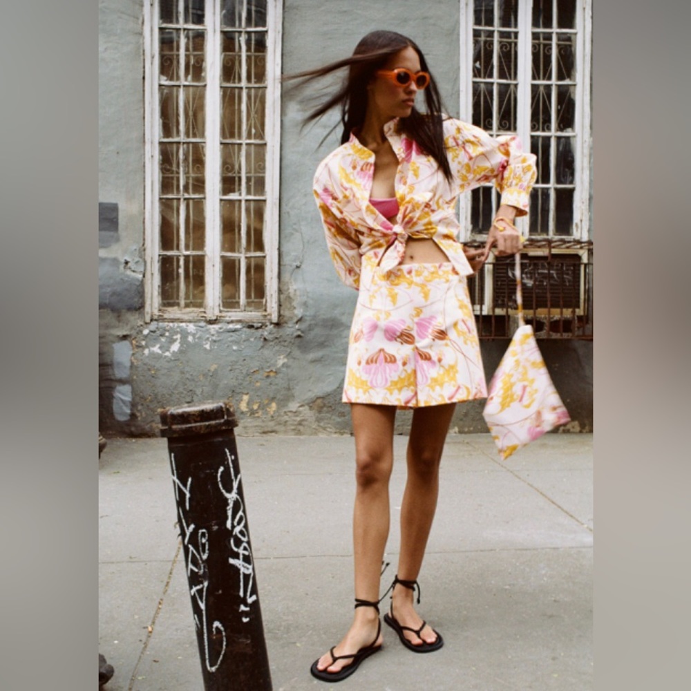 Zara printed Bermuda shorts with darts size M